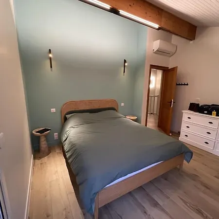 Villa Surf 2 *